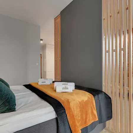 Center Garden Gates & Free Parking By Downtown Apartamento Gdańsk