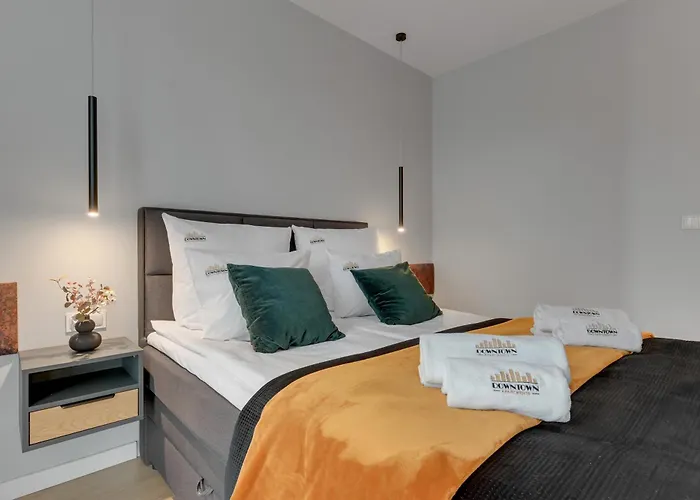 Center Garden Gates & Free Parking By Downtown Gdańsk