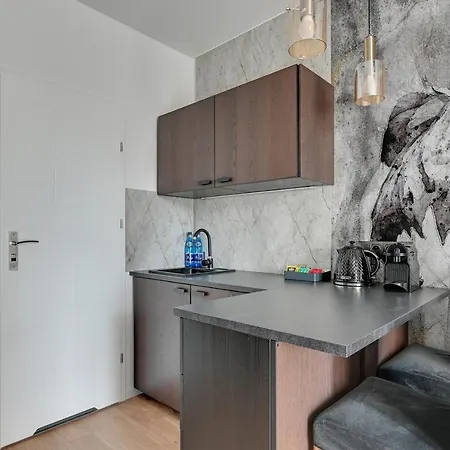 Center Garden Gates & Free Parking By Downtown Apartment