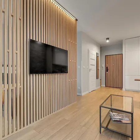 Center Garden Gates & Free Parking By Downtown Apartment