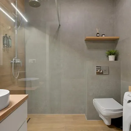 Center Garden Gates & Free Parking By Downtown Apartment