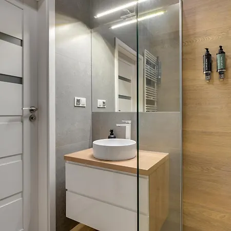 Center Garden Gates & Free Parking By Downtown Apartment Gdansk